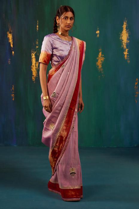 A beautiful fusion handwoven Paithani saree in mauve colour