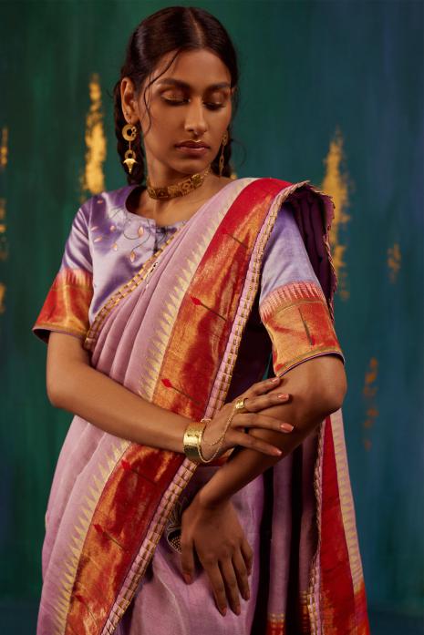 A beautiful fusion handwoven Paithani saree in mauve colour